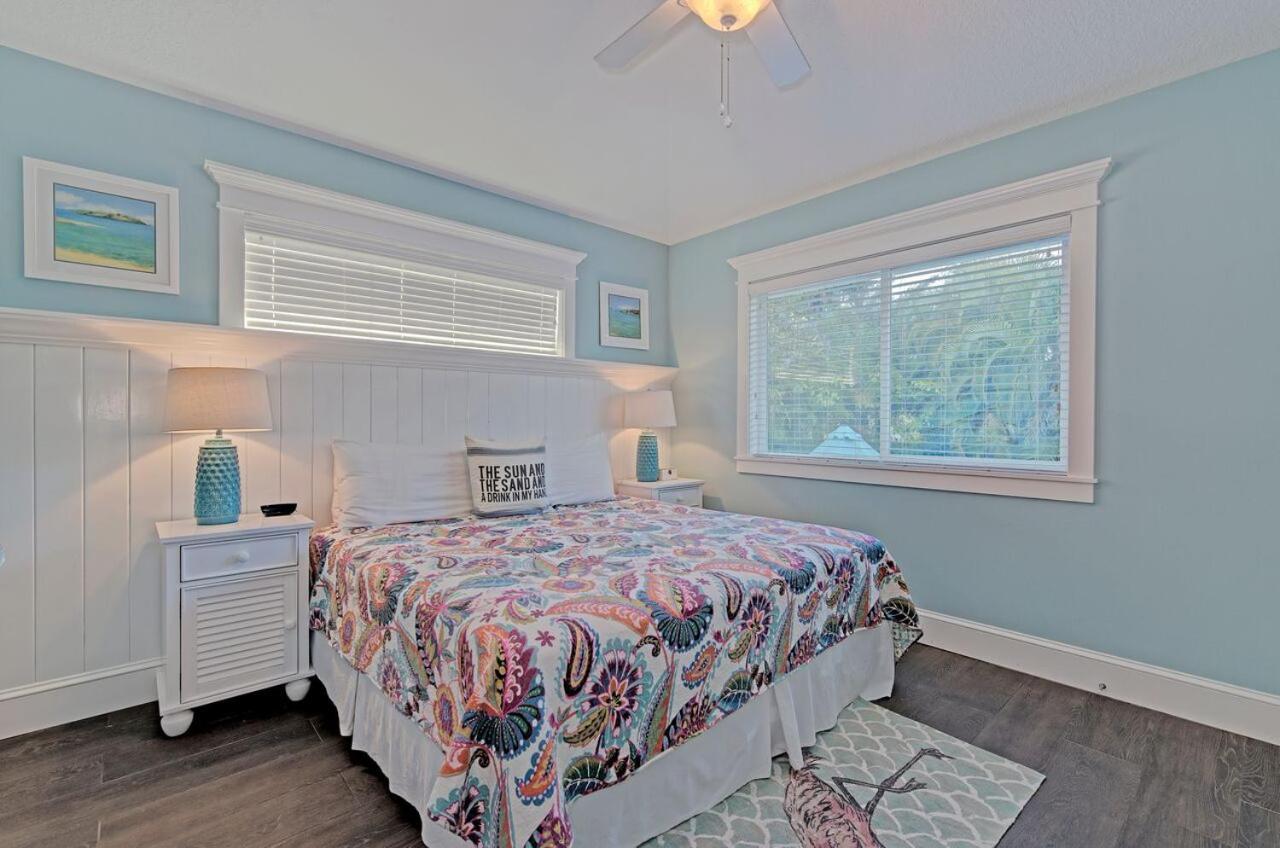 Mermaids Crossing By Beach Retreats Holmes Beach Room photo