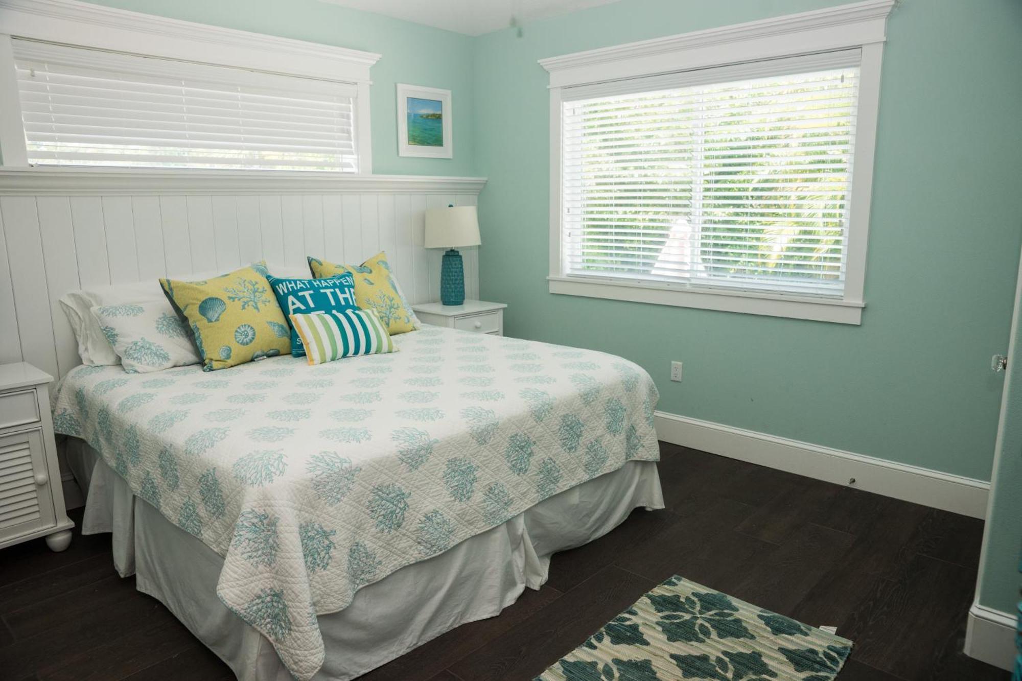 Mermaids Crossing By Beach Retreats Holmes Beach Room photo